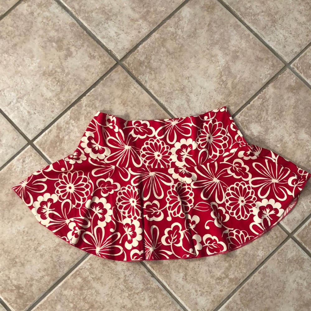 L Large Victoria’s Secret coverup swim skirt